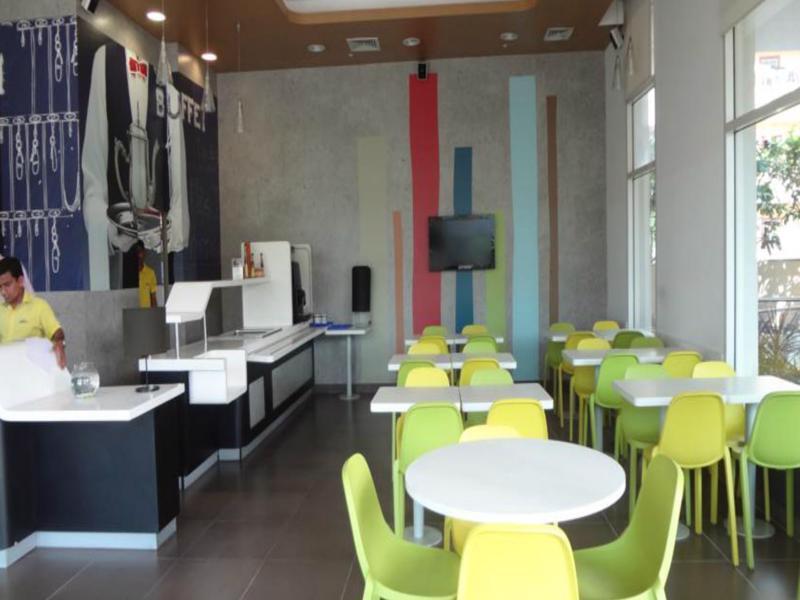 辛杰瓦迪浦那智选假日酒店 Pimpri-Chinchwad 外观 照片